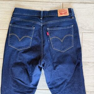 Levi's Indigo Blue Jeans with Signature Stitching